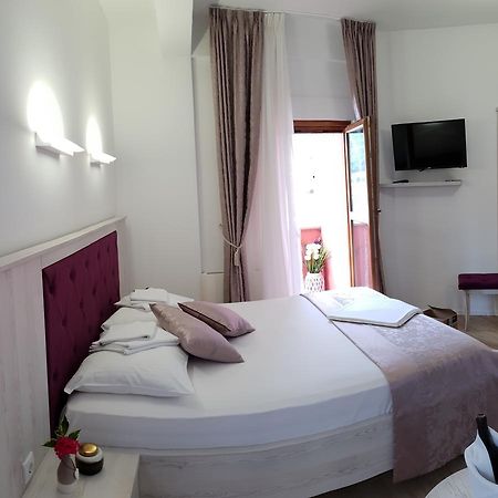 Apis Hotel Требинє Екстер'єр фото