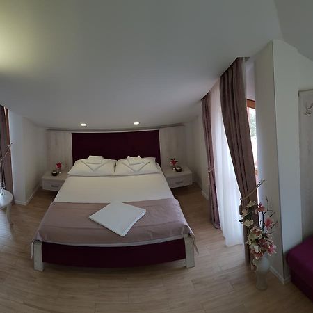Apis Hotel Требинє Екстер'єр фото