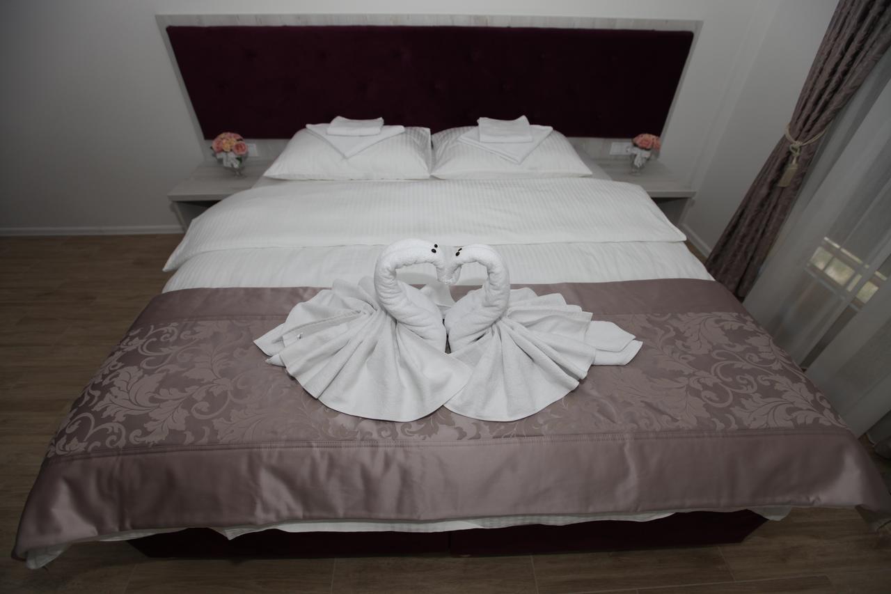 Apis Hotel Требинє Екстер'єр фото