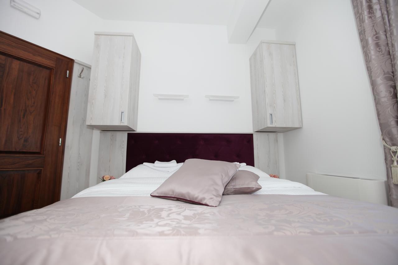 Apis Hotel Требинє Екстер'єр фото