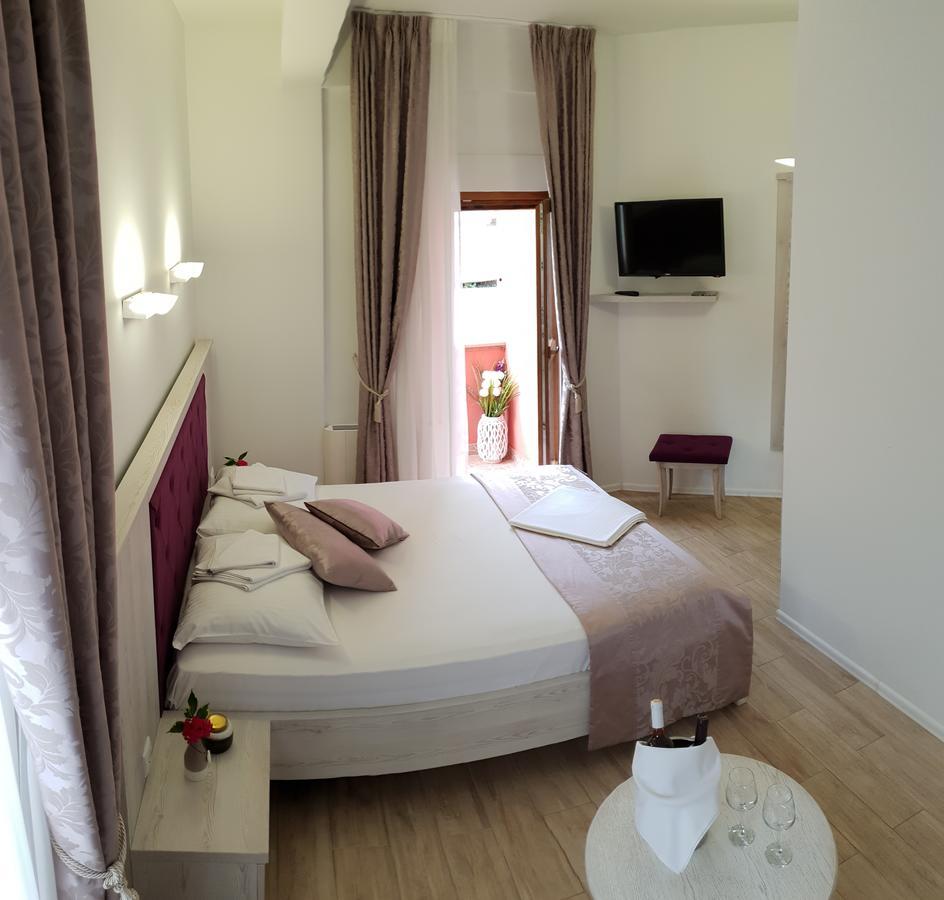 Apis Hotel Требинє Екстер'єр фото
